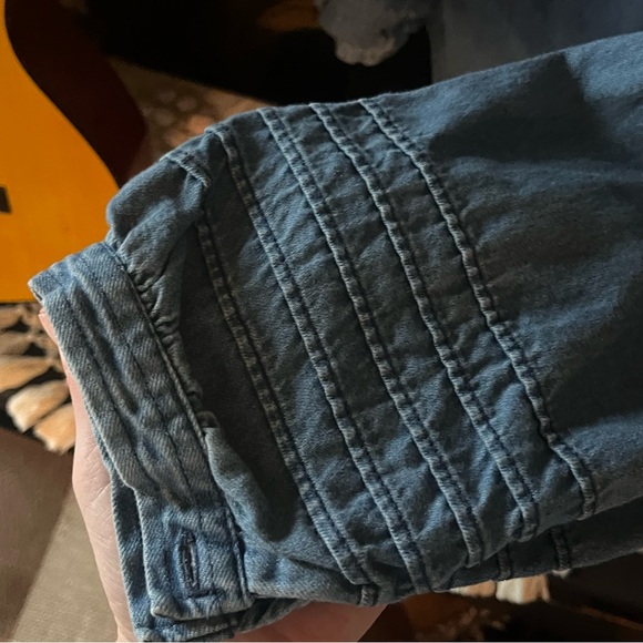 American Eagle long sleeve jean shirt size large - Picture 4 of 6